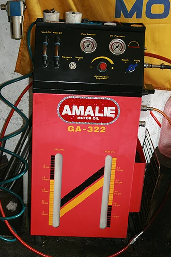 Устройство по замене масла